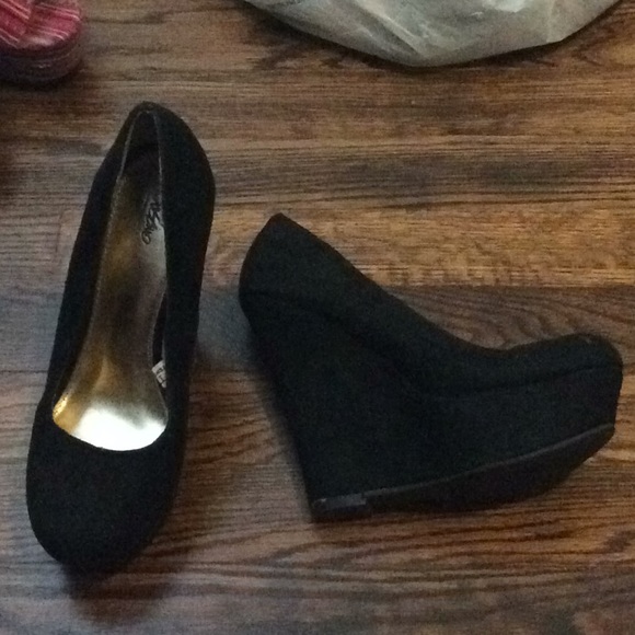 Women’s heels. Brands: Steve Madden,Qupid, Mossimo - Picture 4 of 7